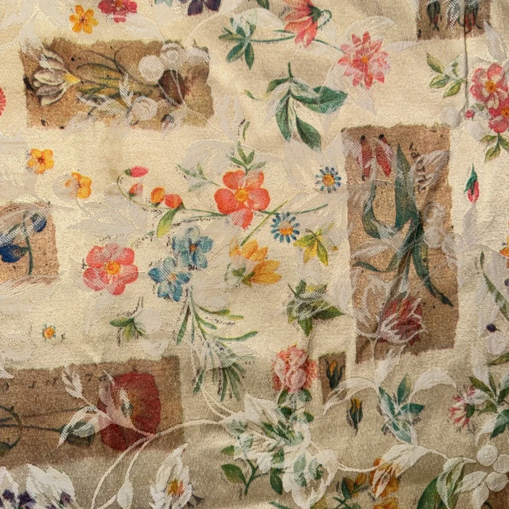 Tablecloth 48x67 Gold Botanical Seed Packet Floral Damask Jacquard Woven